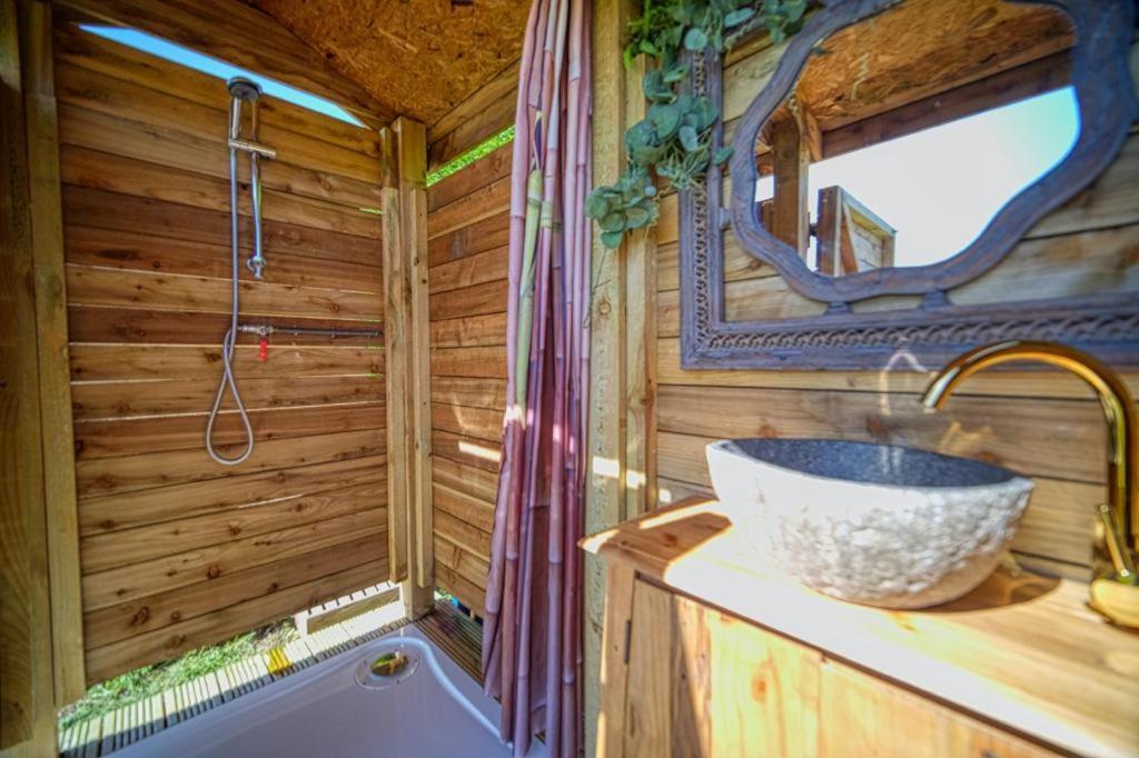 Wild Retreat 호텔 Cawston 외부 사진